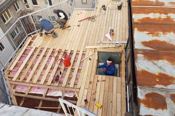 Dachsanierung und errichtung einer Dachterrasse als erweiterter städtischer Lebensraum